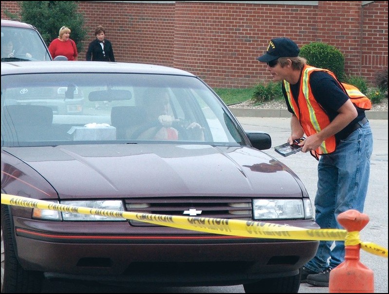 Group hands out flyers on railroad safety