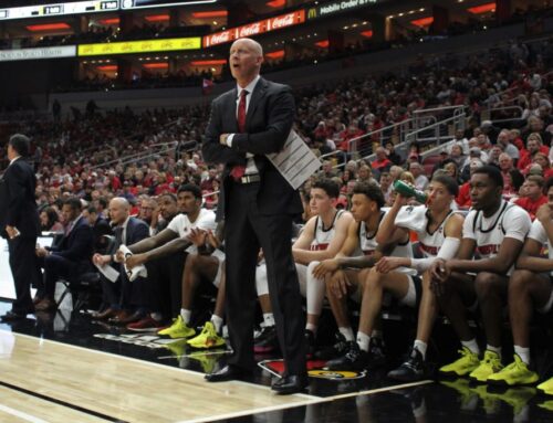 U of L basketball’s head coach tests positive for COVID, U of L vs Pittsburgh postponed