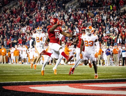 Louisville football falls short to the Clemson Tigers