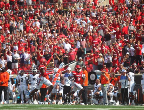 Louisville football remains undefeated with easy win over BGSU