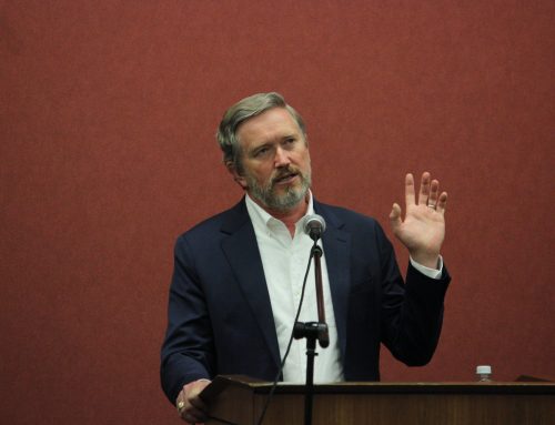 Thomas Massie addresses debt, bipartisanship at U of L forum