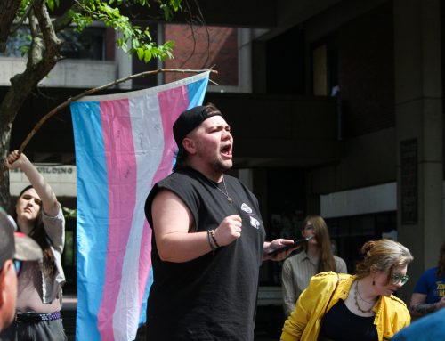 Students, faculty rally in support of Safe Haven ordinance